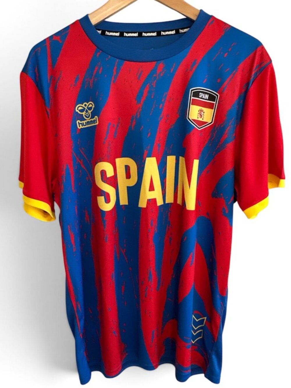 Hummel International Soccer Jersey Men’s M Spain Football Shirt